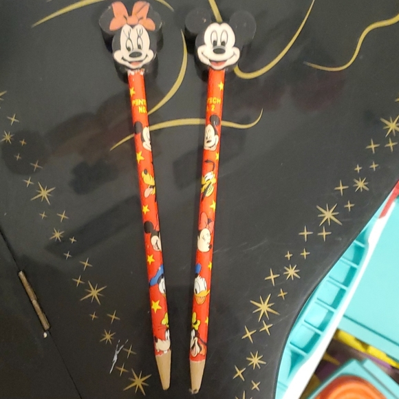 Vintage Mickey and Minnie Mouse pieces - Picture 1 of 6